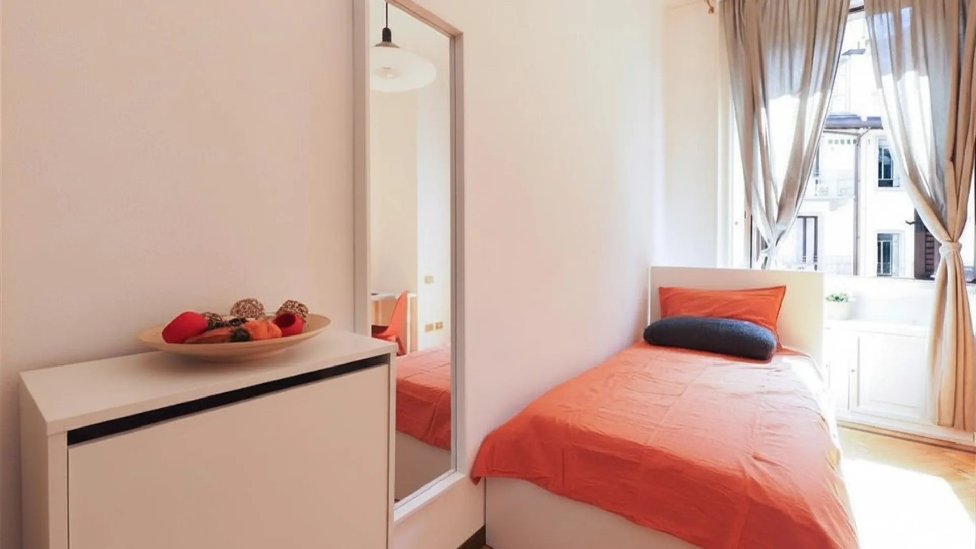 Private room in Milan photo 3